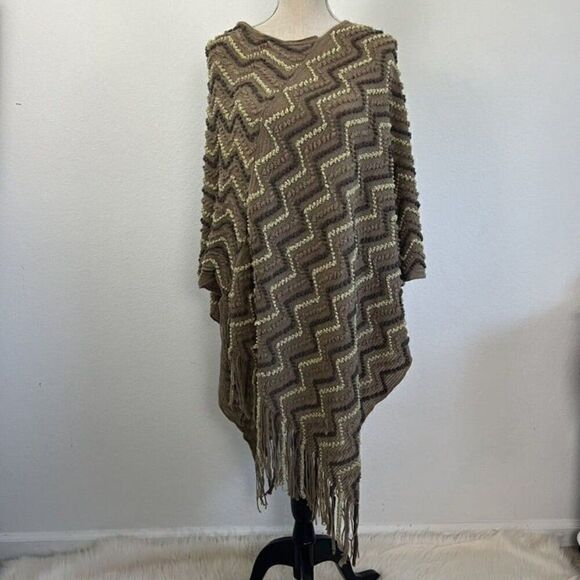 BCBGMaxAzria Asymmetrical Womens Brown Poncho Sweater Boho Chunky Knit Shawl OS - Picture 1 of 12